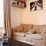 Charming Studio Near Republique