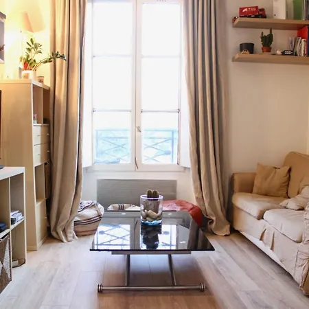 Apartment Charming Studio Near Republique